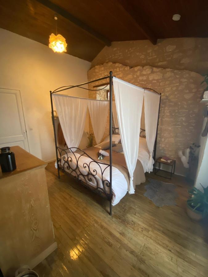 La Maison Du Commandeur Maine-de-Boixe ภายนอก รูปภาพ