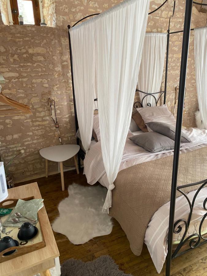La Maison Du Commandeur Maine-de-Boixe ภายนอก รูปภาพ