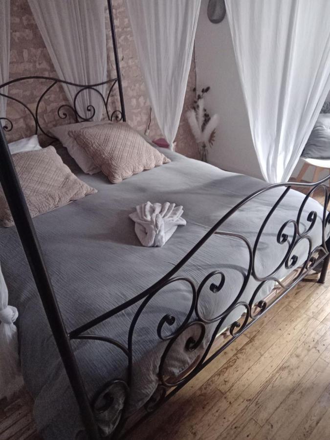 La Maison Du Commandeur Maine-de-Boixe ภายนอก รูปภาพ